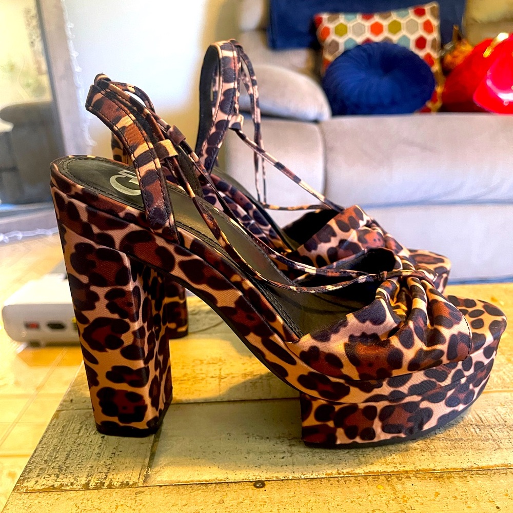 Strap up heels